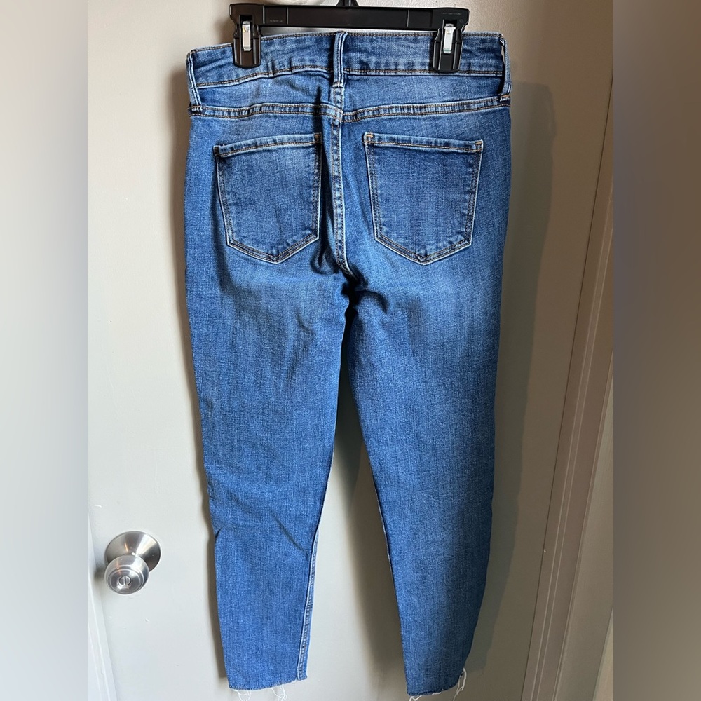 Old Navy Ankle Cut Jeans - Picture 3 of 3